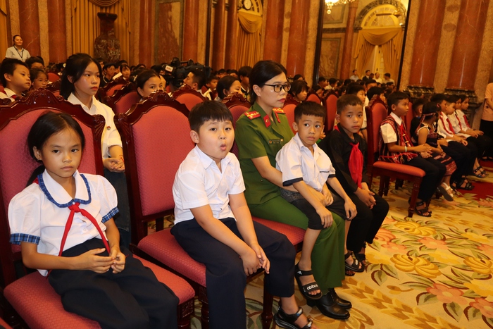 Chủ tịch nước Tô Lâm: “Bảo đảm tất cả trẻ em có cơ hội phát triển toàn diện về thể chất, trí tuệ, tinh thần và đạo đức”- Ảnh 2.