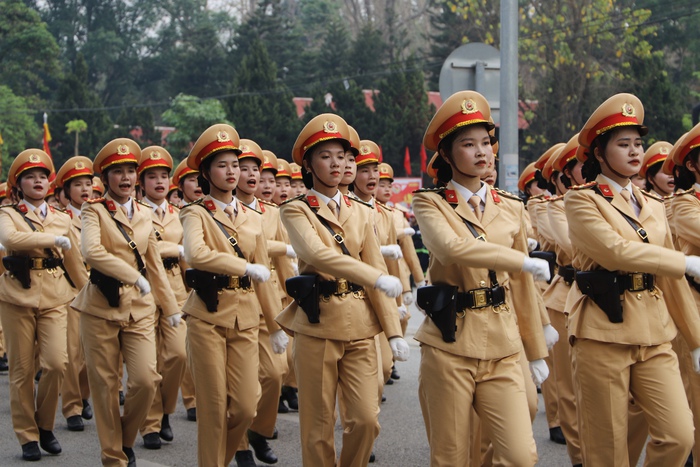 Người dân đứng chật đường xem sơ duyệt Kỷ niệm 70 năm Chiến thắng Điện Biên Phủ- Ảnh 8.