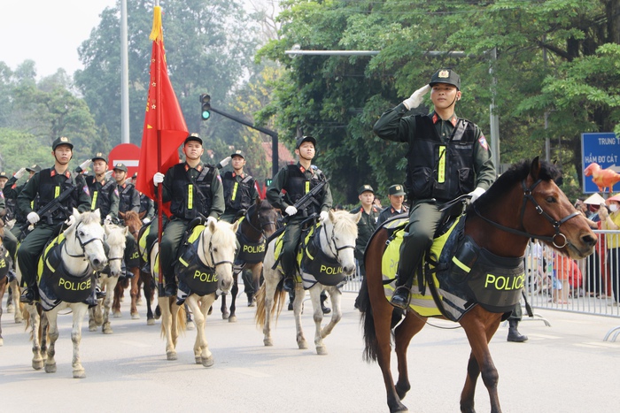 Người dân đứng chật đường xem sơ duyệt Kỷ niệm 70 năm Chiến thắng Điện Biên Phủ- Ảnh 13.