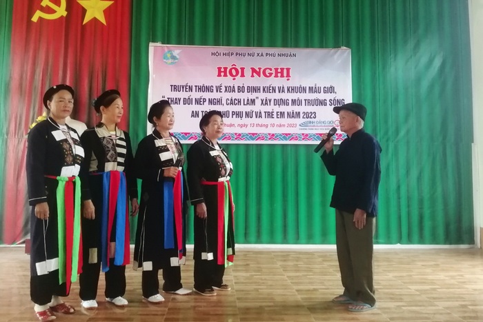 Gìn giữ nét đẹp văn hóa Sình ca- Ảnh 1.