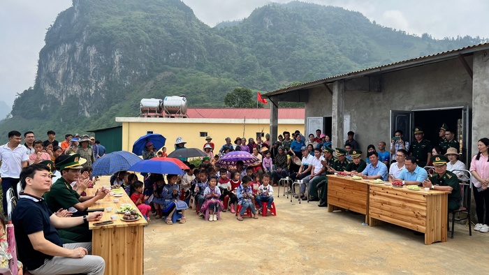 Xây điểm trường tặng trẻ em ở biên giới Lào Cai- Ảnh 1.