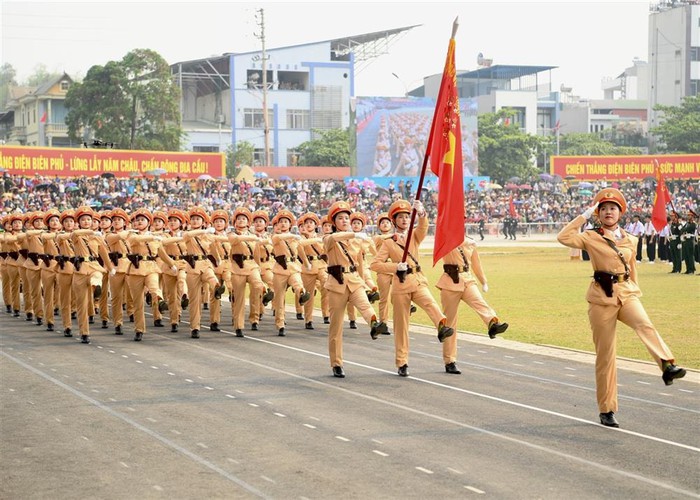 Các nữ chiến sĩ cảnh sát háo hức chờ được diễu binh Kỷ niệm 70 năm Chiến thắng Điện Biên Phủ- Ảnh 4.
