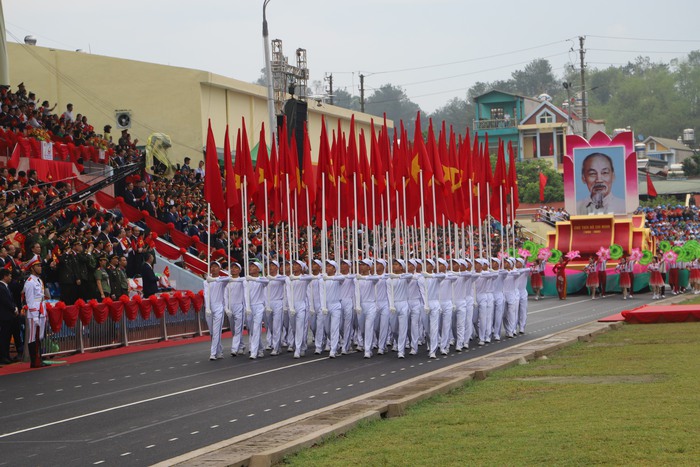 Long trọng Lễ kỷ niệm 70 năm Chiến thắng Điện Biên Phủ- Ảnh 5.