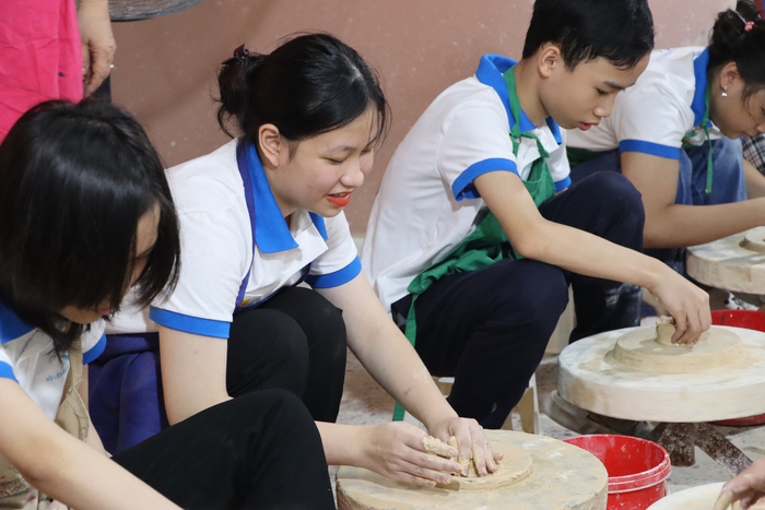 Hà Nội: Chương trình "Mẹ đỡ đầu" hỗ trợ gần 10 tỷ đồng cho trẻ mồ côi - Ảnh 3.