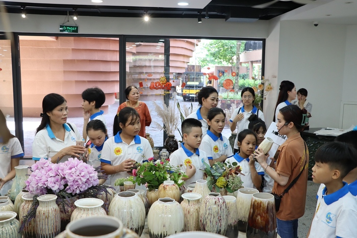 Hà Nội: Chương trình "Mẹ đỡ đầu" hỗ trợ gần 10 tỷ đồng cho trẻ mồ côi - Ảnh 4.