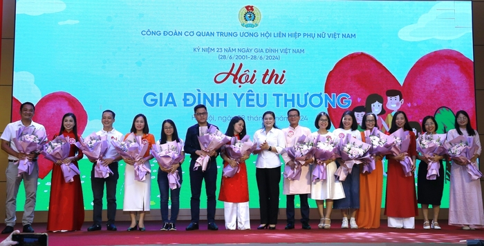 Hội thi "Gia đình yêu thương" tạo sân chơi vui vẻ, gắn kết cho công đoàn viên- Ảnh 1.