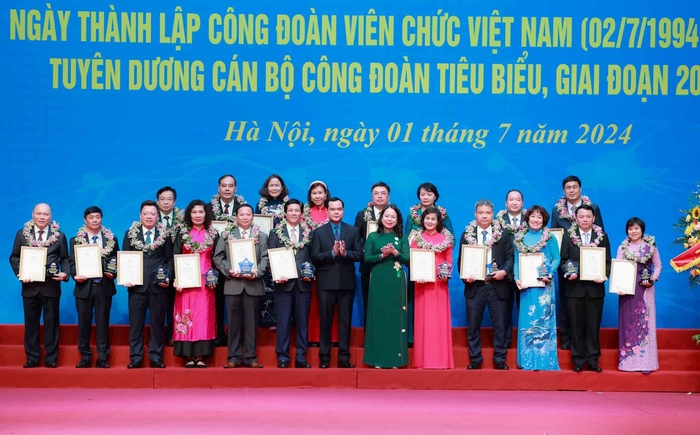 Tạo môi trường làm việc tốt để mỗi cán bộ, công chức, viên chức, người lao động phát huy tài năng- Ảnh 1.