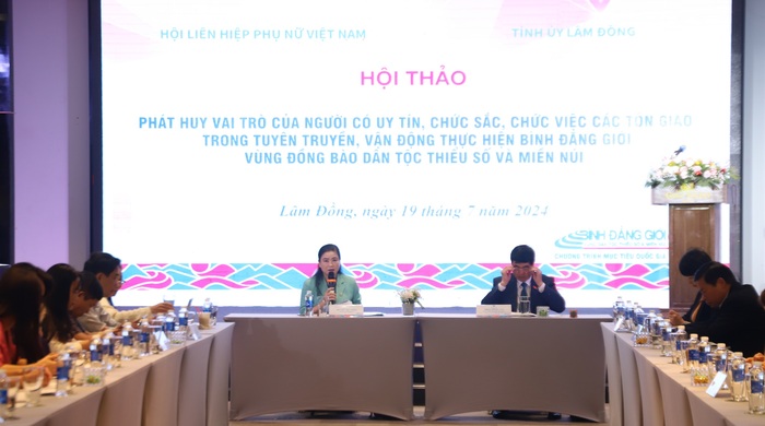 Việc tuyên truyền bình đẳng giới cho người có uy tín, chức sắc các tôn giáo là rất quan trọng- Ảnh 1.