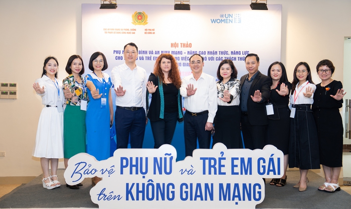 Nâng cao khả năng ứng phó với các thách thức trên không gian mạng cho phụ nữ và trẻ em gái - Ảnh 2.