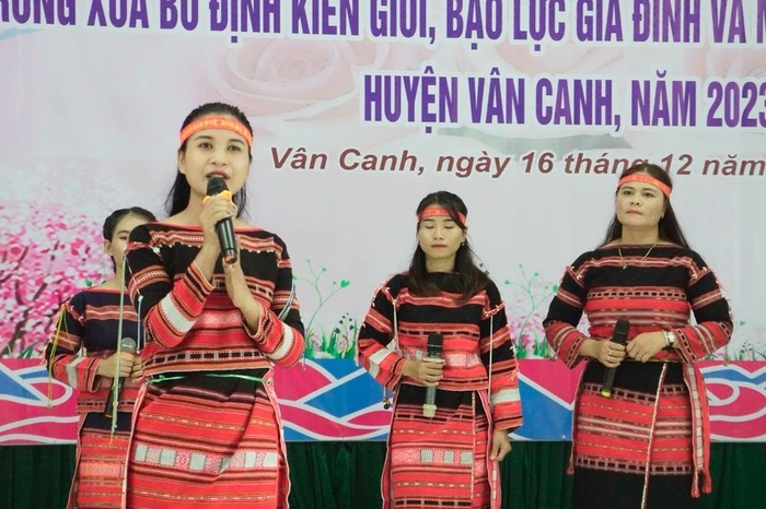 Vân Canh (Bình Định): Giải pháp giảm thiểu tình trạng tảo hôn, hôn nhân cận huyết thống- Ảnh 1.