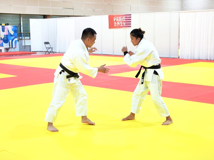 Nữ võ sĩ Judo Hoàng Thị Tình nhận 2 bộ võ phục đặc biệt để thi đấu Olympic- Ảnh 11.