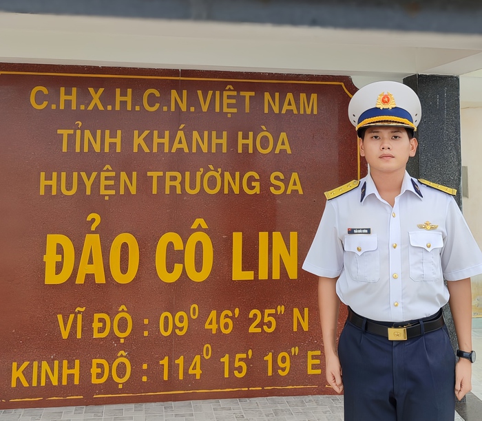 Quân - dân Trường Sa, nhà  giàn  DK1: Treo cờ rủ, tiếc thương Tổng Bí thư Nguyễn Phú Trọng- Ảnh 1.