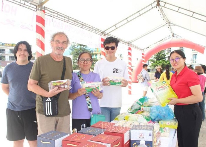 Giao lưu kết nối, giới thiệu mô hình sinh kế hòa nhập cộng đồng cho nạn nhân mua bán người tại Lào Cai - Ảnh 4.