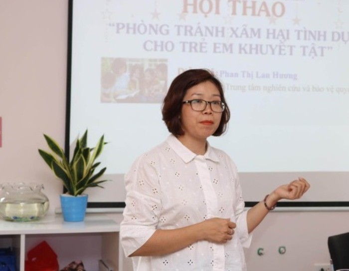 Mẹ đơn thân lúng túng khi con trai tự kỷ đến tuổi dậy thì- Ảnh 1.