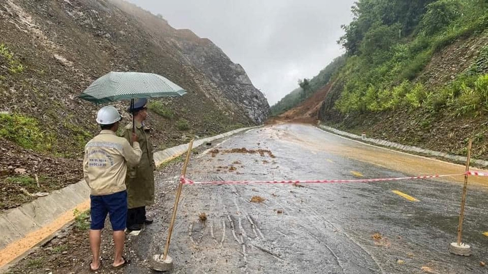 Thái Nguyên: Một người bị lũ cuốn trôi, giao thông tê liệt tại Quốc lộ 3C- Ảnh 2.