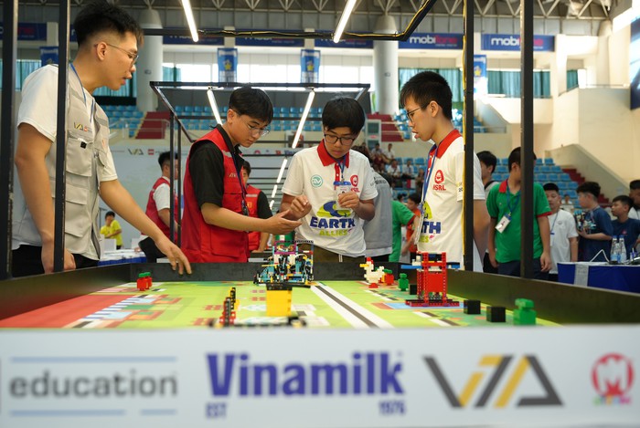 Vinamilk đồng hành cuộc thi Robotacon Wro 2024 với nhiều đổi mới theo chủ đề "đồng minh của trái đất"- Ảnh 5.