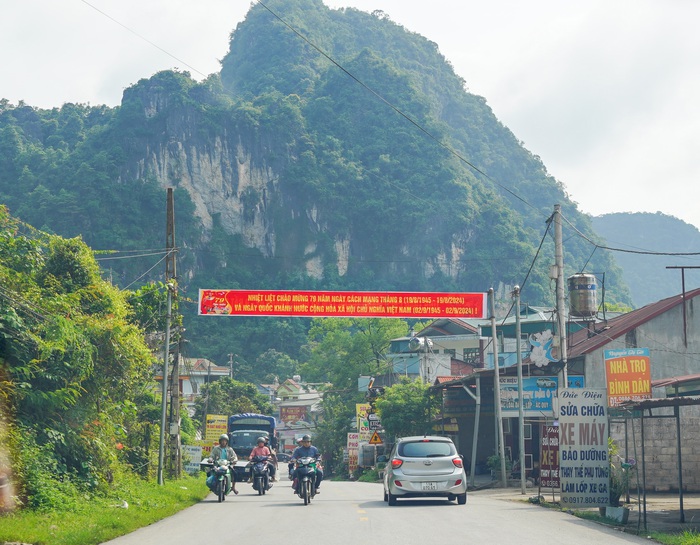 Cao Bằng rực sắc đỏ, cờ hoa, biển bạt chào mừng Cách mạng tháng Tám và Quốc khánh 2/9- Ảnh 21.