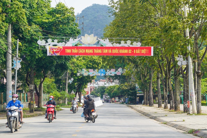 Cao Bằng rực sắc đỏ, cờ hoa, biển bạt chào mừng Cách mạng tháng Tám và Quốc khánh 2/9- Ảnh 22.