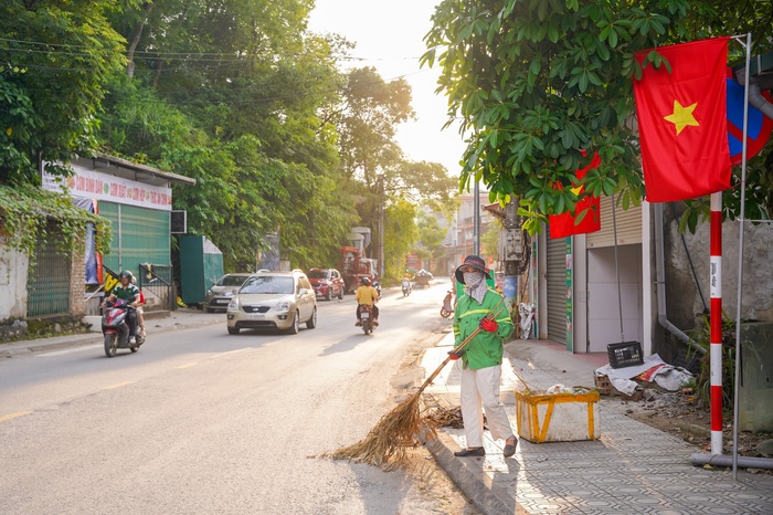 Cao Bằng rực sắc đỏ, cờ hoa, biển bạt chào mừng Cách mạng tháng Tám và Quốc khánh 2/9- Ảnh 8.