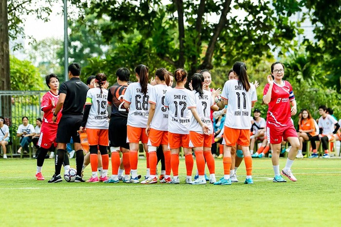 Câu chuyện về đội bóng nữ ngân hàng vô địch Queen League 2024 - Ảnh 3.