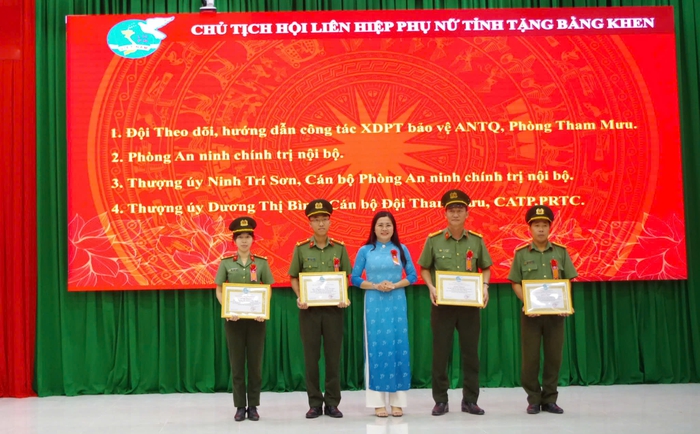 Hội LHPN Ninh Thuận tích cực đẩy mạnh phong trào toàn dân bảo vệ an ninh Tổ quốc- Ảnh 2.