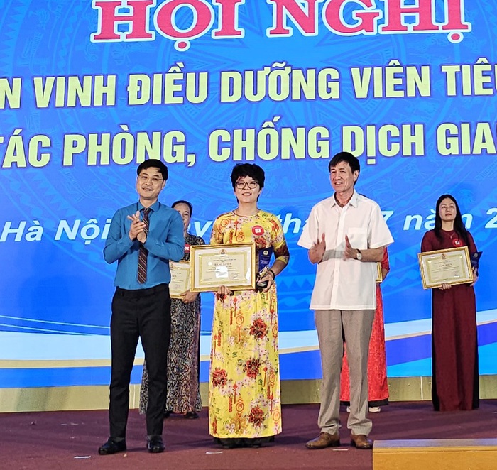 Theo bước chân mẹ, cống hiến cho ngành điều dưỡng- Ảnh 2.