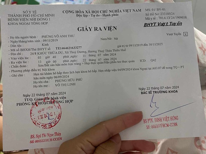 Ánh mắt cầu cứu của bé gái 5 tuổi dị tật bẩm sinh, bị cha chối bỏ từ khi còn trong bụng mẹ- Ảnh 7. Ánh mắt cầu cứu của bé gái 5 tuổi dị tật bẩm sinh, bị cha chối bỏ từ khi còn trong bụng mẹ- Ảnh 7.