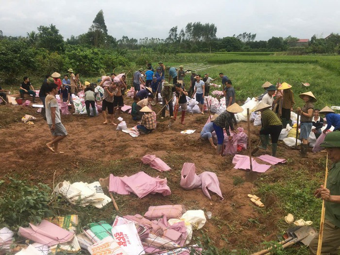 Lạng Giang (Bắc Giang): Ấm tình người sau bão số 3 - Ảnh 1.