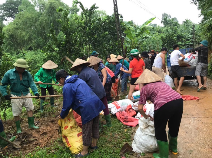 Phụ nữ Yên Bái chung tay hỗ trợ người dân vùng ngập lụt- Ảnh 2.