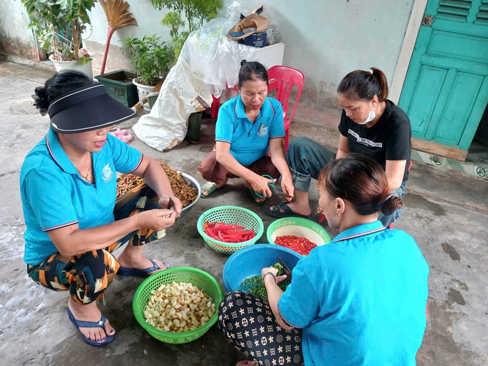 Phụ nữ Nghệ An với những việc làm thiết thực, ý nghĩa hướng về vùng lũ- Ảnh 3.