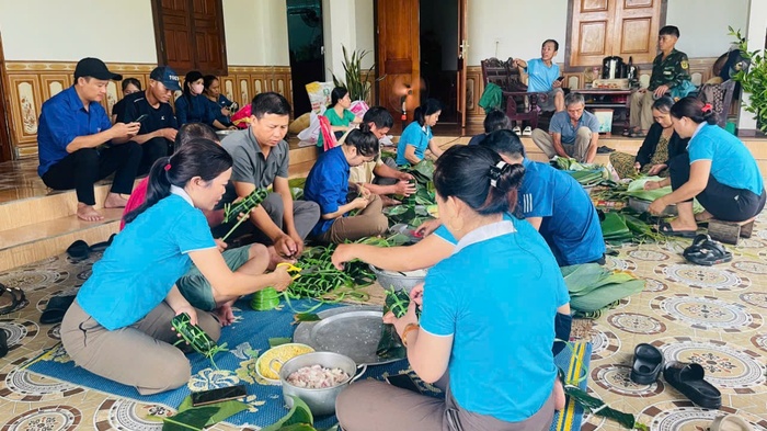 Phụ nữ Nghệ An với những việc làm thiết thực, ý nghĩa hướng về vùng lũ- Ảnh 4.