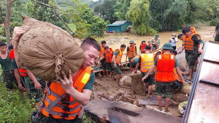 Vụ lũ quét, sạt lở vùi lấp cả thôn ở Lào Cai: Xác định danh tính 18 người thiệt mạng 
- Ảnh 1.