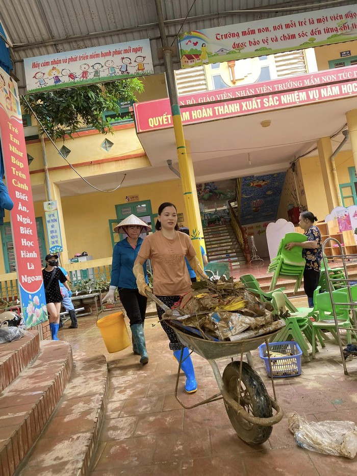 Thái Nguyên: Hội viên phụ nữ chung tay khắc phục hậu quả ngập lụt- Ảnh 9.