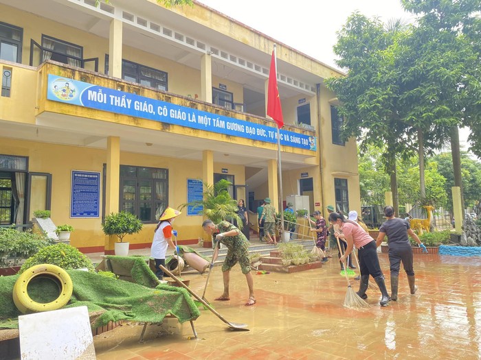 Thái Nguyên: Hội viên phụ nữ chung tay khắc phục hậu quả ngập lụt- Ảnh 7.