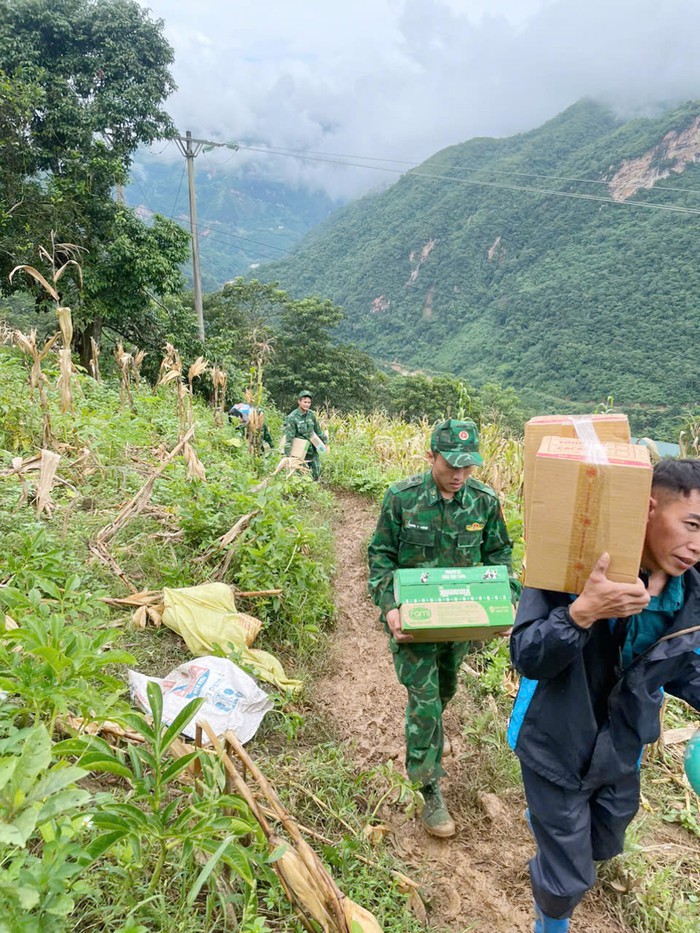 Si Ma Cai xác xơ sau lũ rút - Ảnh 10.