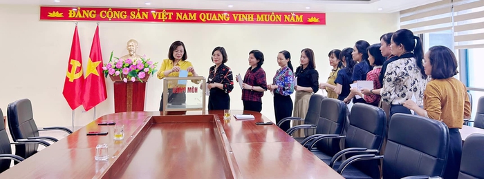 Quảng Ninh: Phụ nữ tích cực tham gia “Chiến dịch 7 ngày 7 đêm” khắc phục hậu quả sau bão số 3- Ảnh 13.