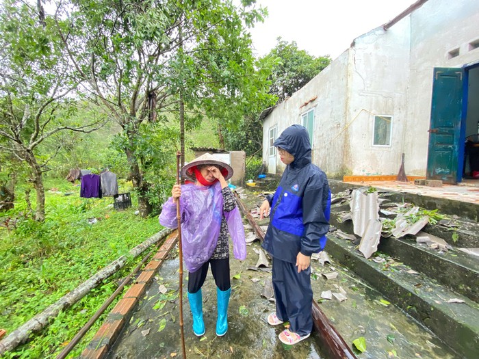 Quảng Ninh: Phụ nữ tích cực tham gia “Chiến dịch 7 ngày 7 đêm” khắc phục hậu quả sau bão số 3- Ảnh 7.