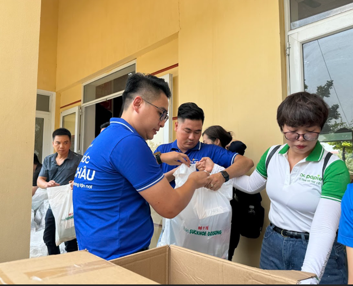 FPT Long Châu chung tay góp sức, hỗ trợ đồng bào miền Bắc bị ảnh hưởng bởi mưa lũ- Ảnh 2.