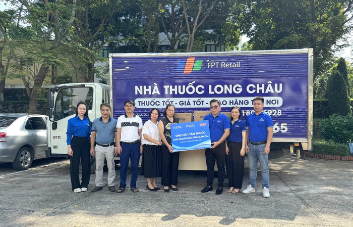 FPT Long Châu điều động nhanh 10 tấn thuốc, phối hợp với các đơn vị hỗ trợ người dân vùng bão lũ- Ảnh 7.