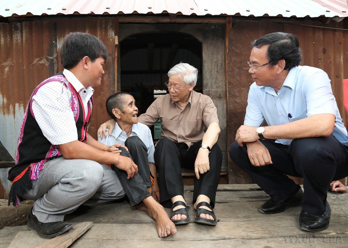 Cố Tổng Bí thư Nguyễn Phú Trọng - Vị lãnh đạo thuận lòng dân, trọn đời sống và làm theo tư tưởng, đạo đức Hồ Chí Minh (*)- Ảnh 4.