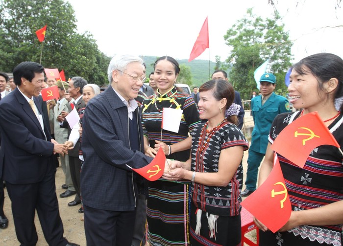 Cố Tổng Bí thư Nguyễn Phú Trọng - Vị lãnh đạo thuận lòng dân, trọn đời sống và làm theo tư tưởng, đạo đức Hồ Chí Minh (*)- Ảnh 2.