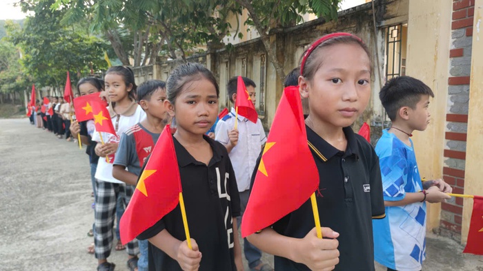 "Gieo mầm tri thức" nơi miền Tây xứ Nghệ: (Bài 3) Những "mần non" đâm chồi trên vùng đất khó- Ảnh 4.