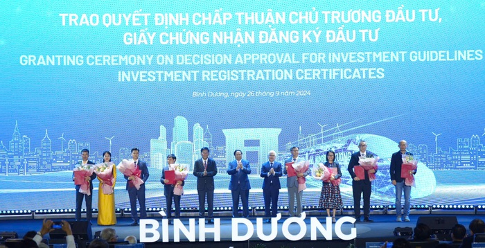 Thủ tướng: Bình Dương cần tiên phong phát triển các khu công nghiệp thế hệ mới- Ảnh 2.