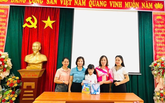 Học sinh vùng cao Tương Dương vượt núi, băng rừng đến ngày khai giảng- Ảnh 7.