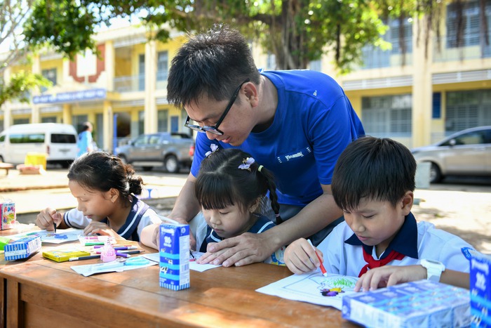 Ngày khai giảng đặc biệt từ Vinamilk và Quỹ sữa vươn cao Việt Nam dành cho các em học sinh khó khăn- Ảnh 7.