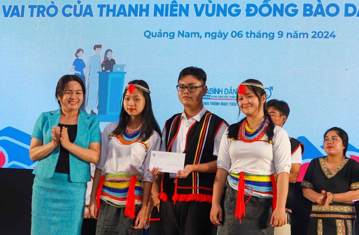 Hội thi thuyết trình nhận diện, xóa bỏ tập tục văn hóa có hại vùng đồng bào dân tộc thiểu số- Ảnh 4.