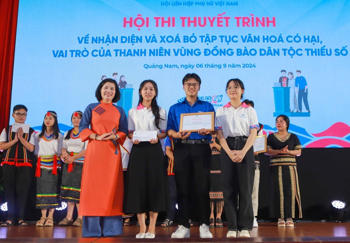 Hội thi thuyết trình nhận diện, xóa bỏ tập tục văn hóa có hại vùng đồng bào dân tộc thiểu số- Ảnh 2.