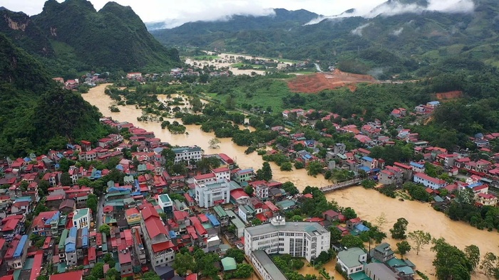 Lạng Sơn: Nước sông Kỳ Cùng vượt mức báo động 2, khẩn trương sơ tán người dân đến nơi an toàn- Ảnh 3.