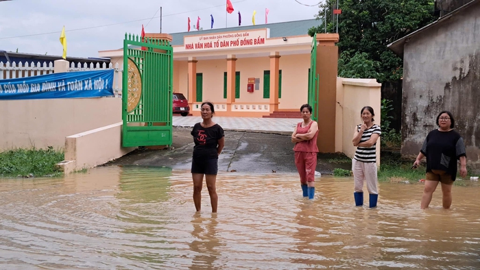 Thái Nguyên: Mực nước sông Cầu vượt báo động khẩn cấp- Ảnh 1.