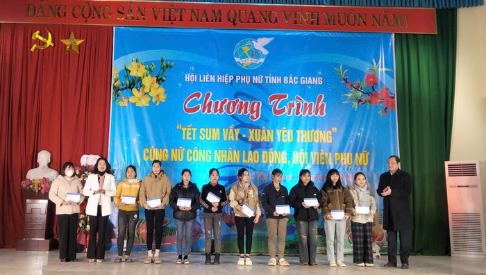 Bắc Giang: Tết sum vầy cùng nữ công nhân lao động, hội viên phụ nữ- Ảnh 1.